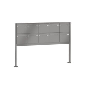 LEABOX 10er freistehende Briefkastenanlage in RAL 9006 (Fußplatten) - LEA3