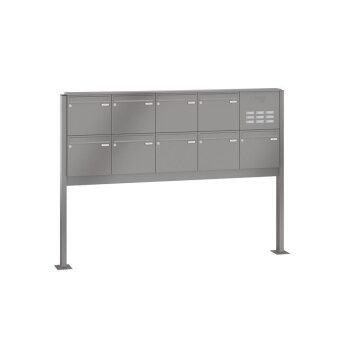 LEABOX 9er freistehende Briefkastenanlage mit Sprechfeld in RAL 9005 (Fußplatten) - LEA3