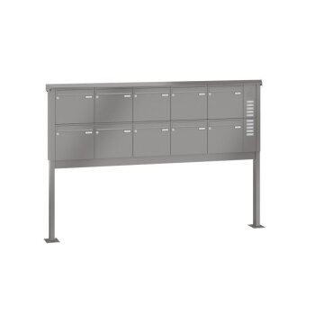 LEABOX 10er freistehende Briefkastenanlage mit Sprechfeld in RAL 8017 (Fußplatten) - LEA20